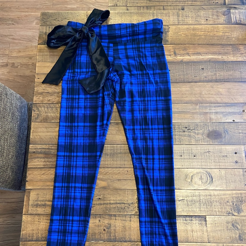 Women’s Cute Booty Lounge plaid leggings size Large